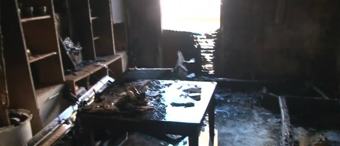 Φωτιά σε διαμέρισμα στο Λουτράκι (βίντεο)