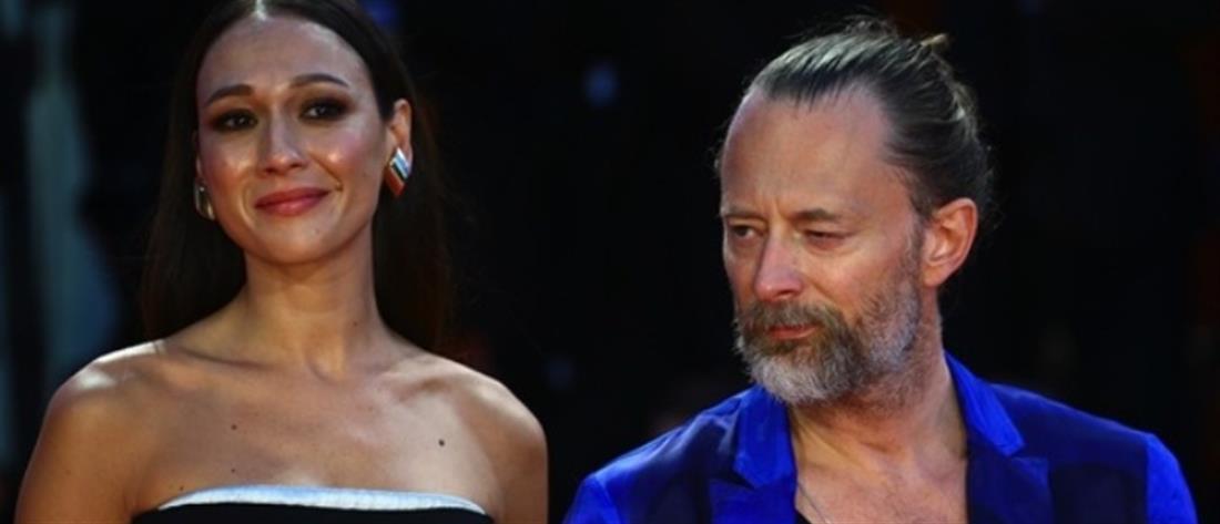 Radiohead: Τομ Γιορκ και Νταγιάνα Ροντσόνε παντρεύτηκαν με... μέτρα (εικόνες)