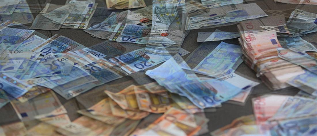 Δημοτικός υπάλληλος βρήκε 320000 ευρώ και τα παρέδωσε!