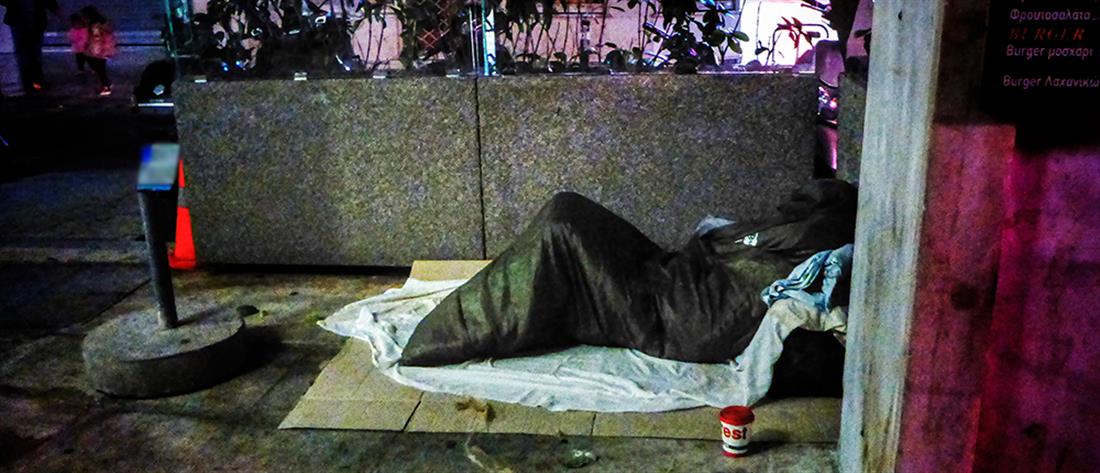 “Πρόστιμο 300 ευρώ σε άστεγο”: Πώς μία “λέξη” διαστρεβλώνει την αλήθεια (εικόνες)