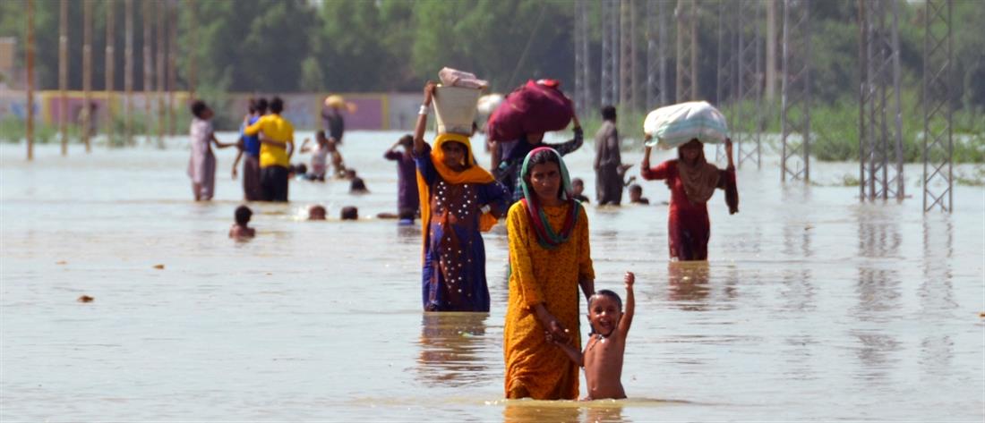 Πακιστάν: Νεκροί, άστεγοι και ζημιές δισεκατομμυρίων από τις πρωτοφανείς πλημμύρες 