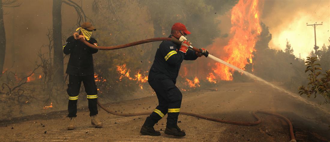 Φωτιά στην Εύβοια: Πολλές οι αναζωπυρώσεις