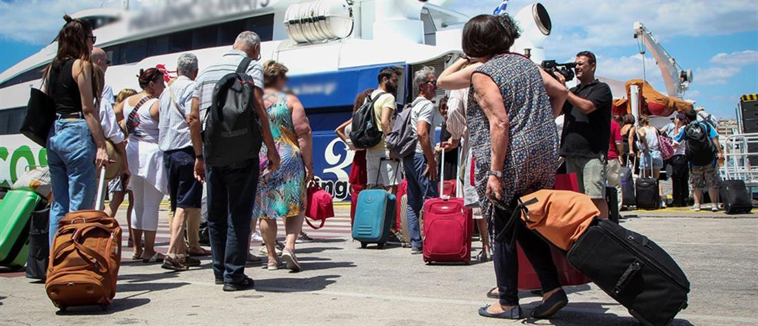 Εγκλωβισμένοι στην Σαμοθράκη εκατοντάδες ταξιδιώτες