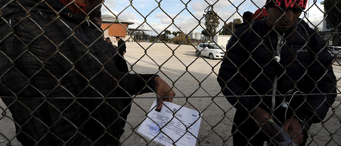 Μεταναστευτικό: στον “αέρα” οι αποφάσεις για τα κλειστά κέντρα κράτησης