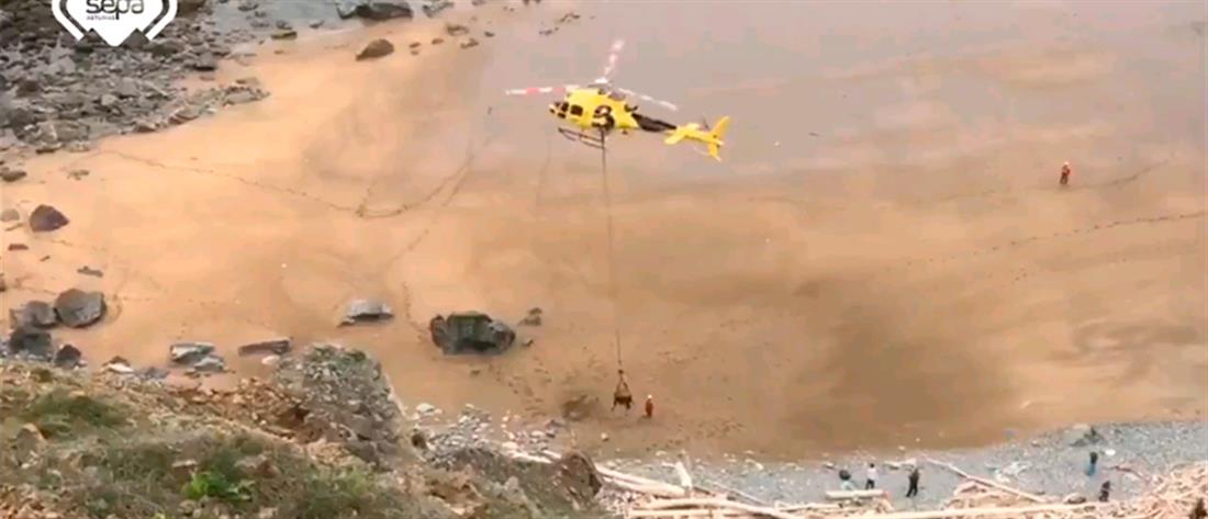 Ισπανία: Εντυπωσιακή διάσωση ταύρου με ελικόπτερο (βίντεο)