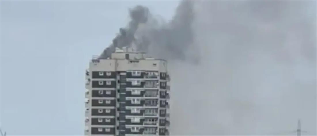 Φωτιά σε ουρανοξύστη 17 ορόφων στο Λονδίνο (βίντεο)