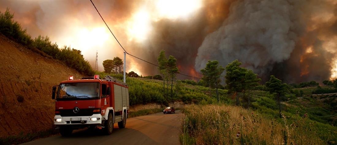 Φωτιά στην Γορτυνία: αναζωπυρώσεις σε πολλά μέτωπα