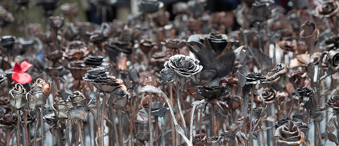 Ατσάλινα τριαντάφυλλα: Το μνημείο για τα θύματα της σφαγής του Μπρέιβικ (εικόνες)