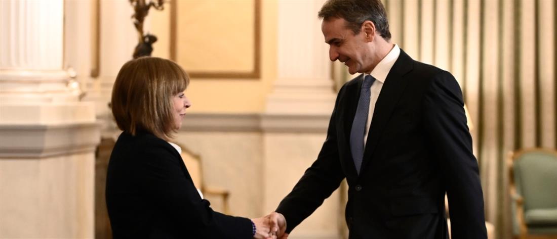 Πρωτοχρονιά: Η Σακελλαροπούλου δέχθηκε ευχές στο Προεδρικό Μέγαρο (εικόνες)