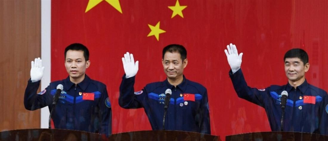 Η Κίνα στέλνει τρεις αστροναύτες στον υπό κατασκευή διαστημικό της σταθμό