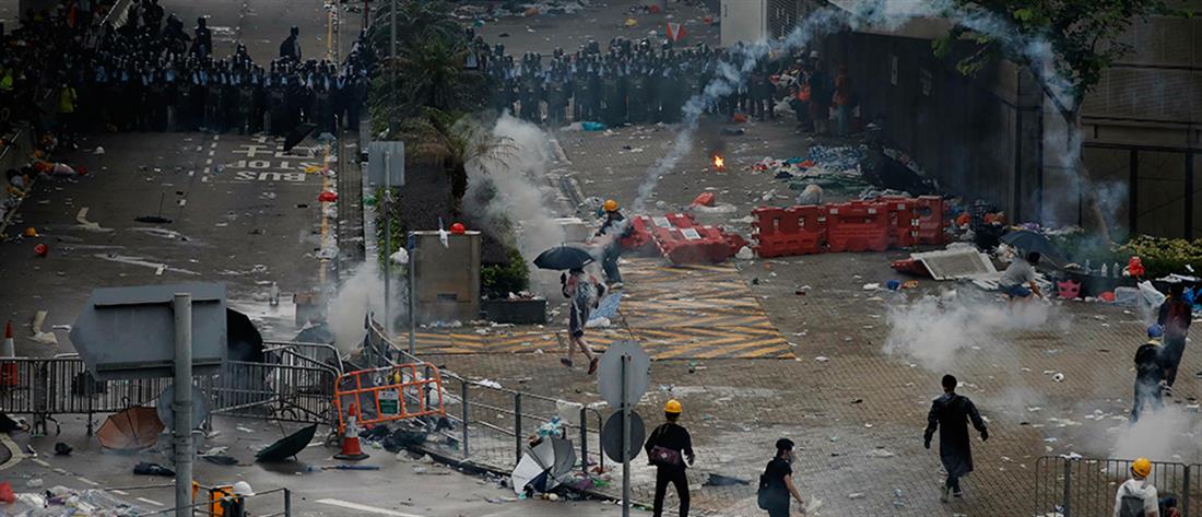 Σκηνές απίστευτου χάους σε διαδηλώσεις στο Χονγκ Κονγκ (εικόνες)