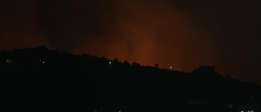 Πυρκαγιές σε Δερβενοχώρια, Λουτράκι, Σαρωνίδα: ολονύχτια μάχη με τις φλόγες (εικόνες)