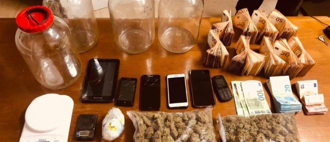 Ταύρος: Ναρκωτικά και πάνω από 46000 ευρώ βρέθηκαν σε σπίτι 22χρονου