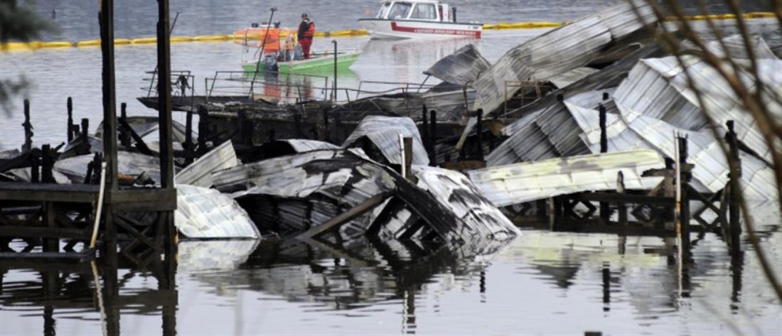 Τραγωδία: Φονική φωτιά σε σκάφη (εικόνες)