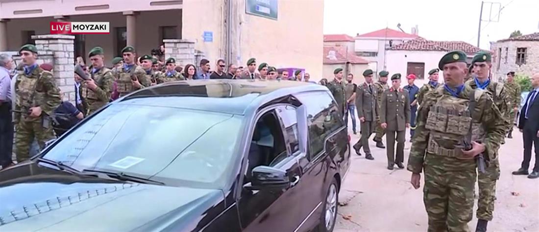 Λιβύη - Γιώργος Βούλγαρης: ράγισαν καρδιές στην κηδεία του νεαρού στρατιωτικού (εικόνες)