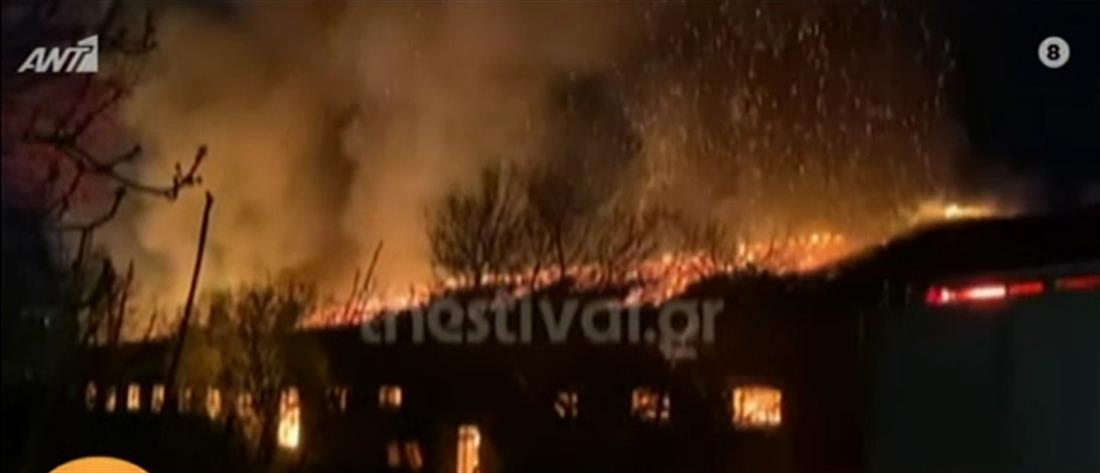 Θεσσαλονίκη: Φωτιά σε πρώην στρατόπεδο (βίντεο)