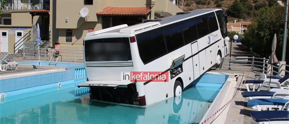 Λεωφορείο έπεσε σε... πισίνα ξενοδοχείου στην Κεφαλονιά (εικόνες)
