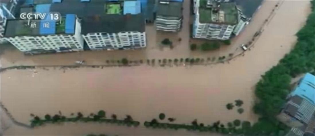 Φονικές πλημμύρες στην Κίνα (εικόνες)