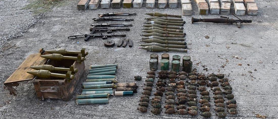 Καστοριά: Ρουκετοβόλο και καλάσφνικοφ βρήκαν στο θαμμένο οπλοστάσιο (εικόνες)