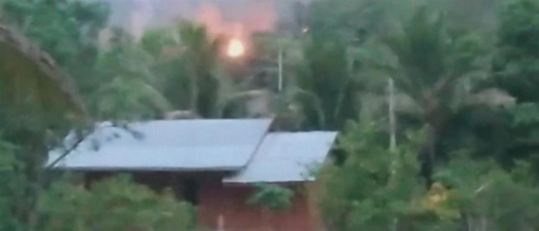 Μιανμάρ: Αντάρτες βομβάρδισαν στρατιωτική βάση (εικόνες)
