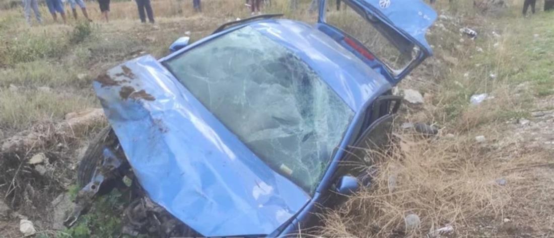 Αχαΐα: Νεκρός οδηγός ΙΧ μετά από πτώση σε χαντάκι (εικόνες)