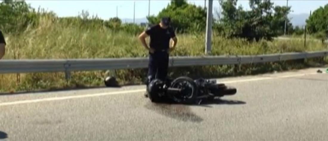 Νεκρός σε τροχαίο νεαρός μοτοσικλετιστής (βίντεο)