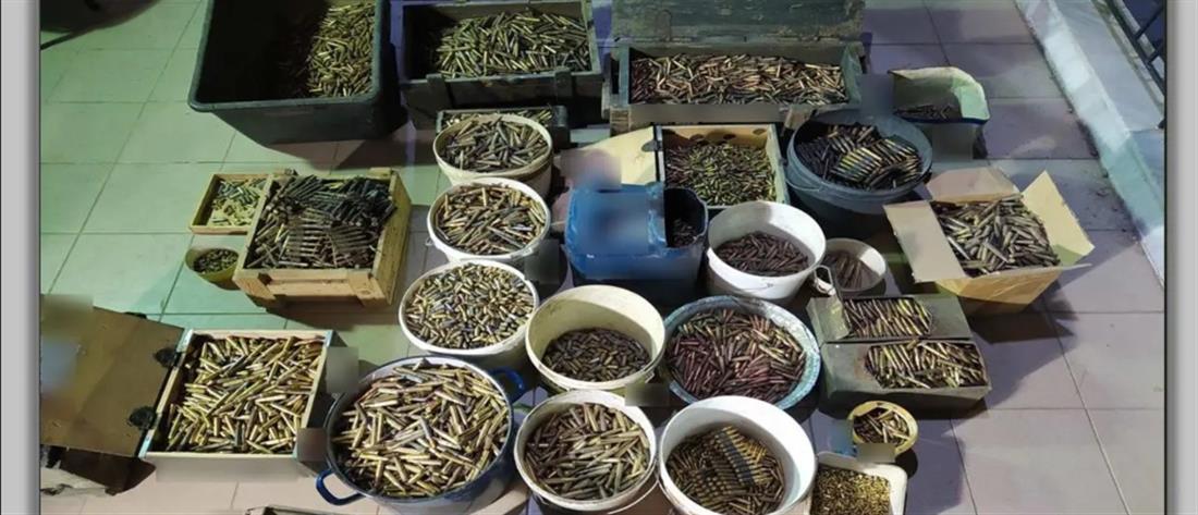 Φλώρινα: Δεκάδες όπλα, χιλιάδες σφαίρες και χειροβομβίδες σε σπίτι ζευγαριού (εικόνες)