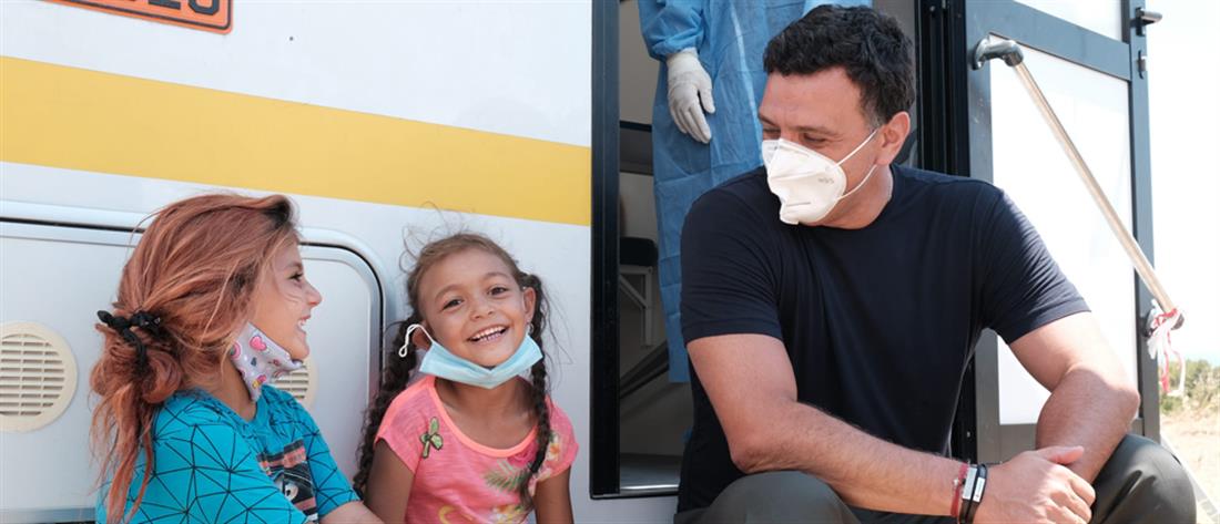 Κορονοϊός - Κικίλιας: Έκκληση στους Ρομά να εμβολιαστούν 