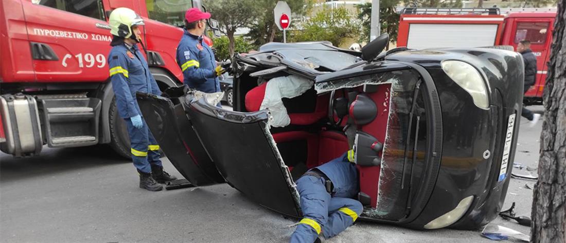 Τροχαίο – Άλιμος: Μοτοσικλετιστής ανασύρθηκε νεκρός από το αυτοκίνητο που τον χτύπησε (εικόνες)