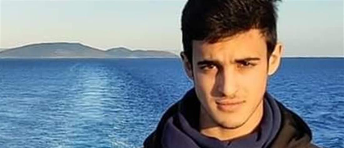 Τραγωδία στα Τέμπη: Συγκλονίζουν τα λόγια του ιερέα - πατέρα του 23χρονου Κυπριανού (βίντεο)