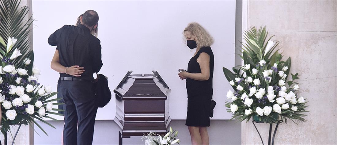Ανέστης Βλάχος: Θλίψη στην κηδεία του (εικόνες)