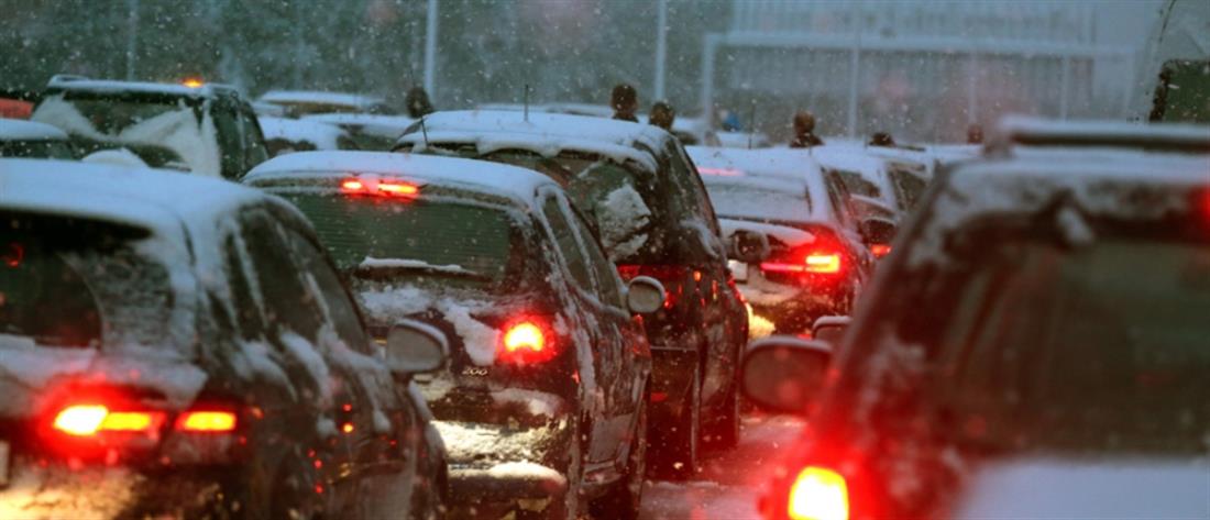 “Ζηνοβία”: Κλειστή η Εθνική Οδός Αθηνών–Λαμίας λόγω χιονιά