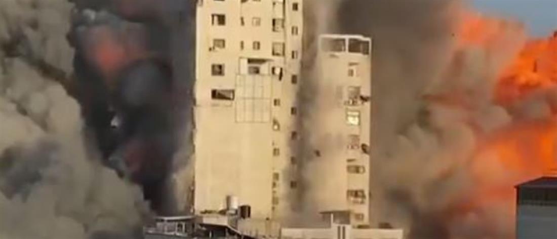 Γάζα: Κτήριο 14 ορόφων καταρρέει μετά από ισραηλινό βομβαρδισμό (βίντεο)