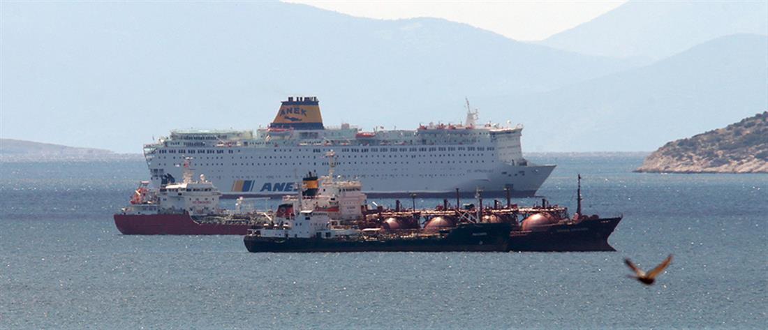 Κορονοϊός: πάνω απο 120 κρούσματα στο πλοίο που είναι αρόδου στον Πειραιά