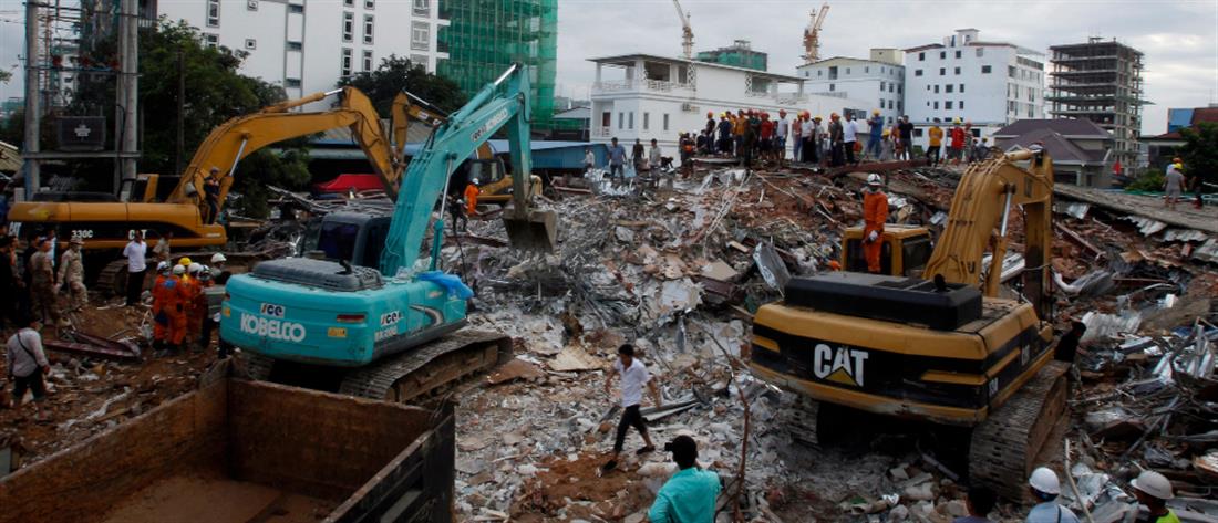 Τραγωδία από κατάρρευση κτιρίου στην Καμπότζη (εικόνες)