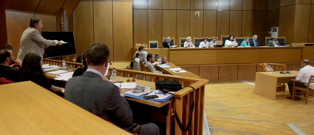 Δίκη Χρυσής Αυγής: Απαλλάσσονται λόγω νέου Ποινικού Κώδικα οι κατηγορούμενοι για το “Συνεργείο”