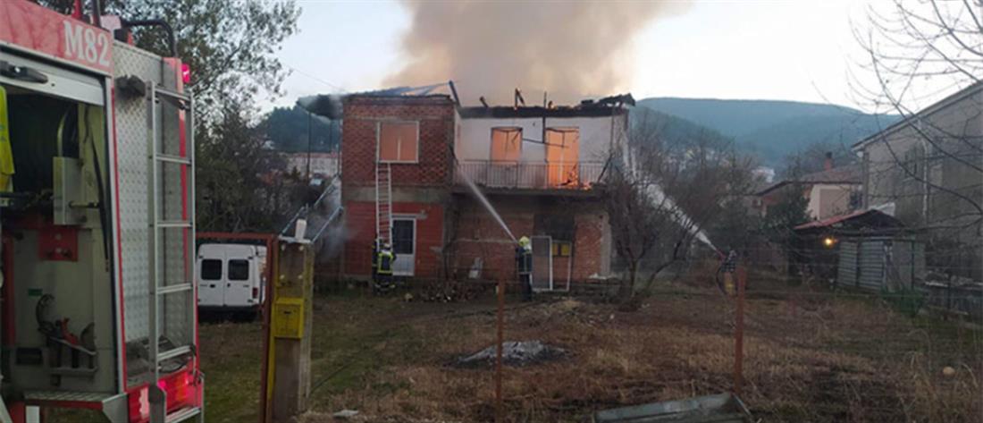 Τραγωδία από φωτιά σε σπίτι (εικόνες)