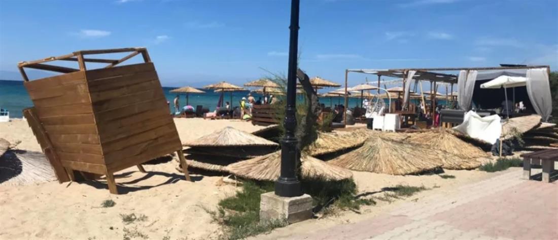 Χαλκιδική: Ανεμοστρόβιλος “χτύπησε” παραλία (εικόνες)
