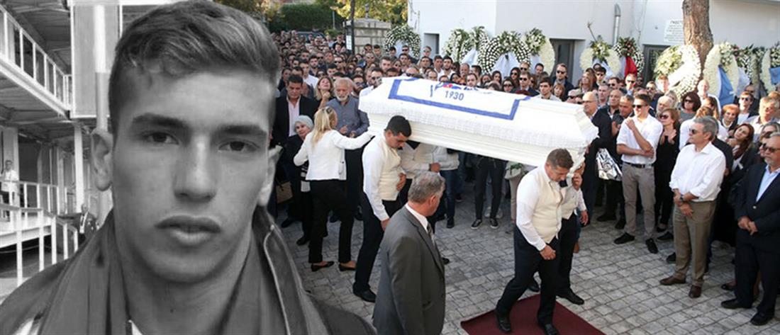 Αδαμάντιος Μαντής: “Ράγισαν καρδιές” στην κηδεία του νεαρού πολίστα (εικόνες)