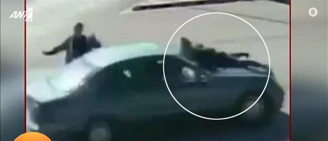 Μενίδι: Συγκλονίζει η γυναίκα που κρεμάστηκε από το καπό του αυτοκινήτου των ληστών (βίντεο)