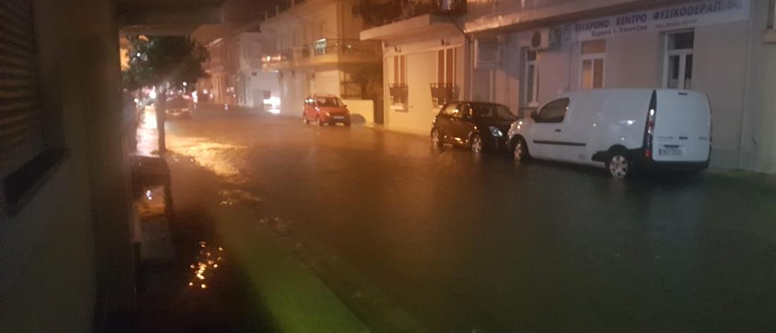 Κακοκαιρία - Μεσολόγγι: Πλημμύρισαν δρόμοι και σπίτια (εικόνες)