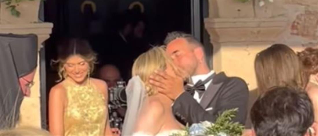 Μουζουράκης - Κοζάρη: Ο γάμος, το παθιασμένο φιλί και ο χορός (βίντεο)