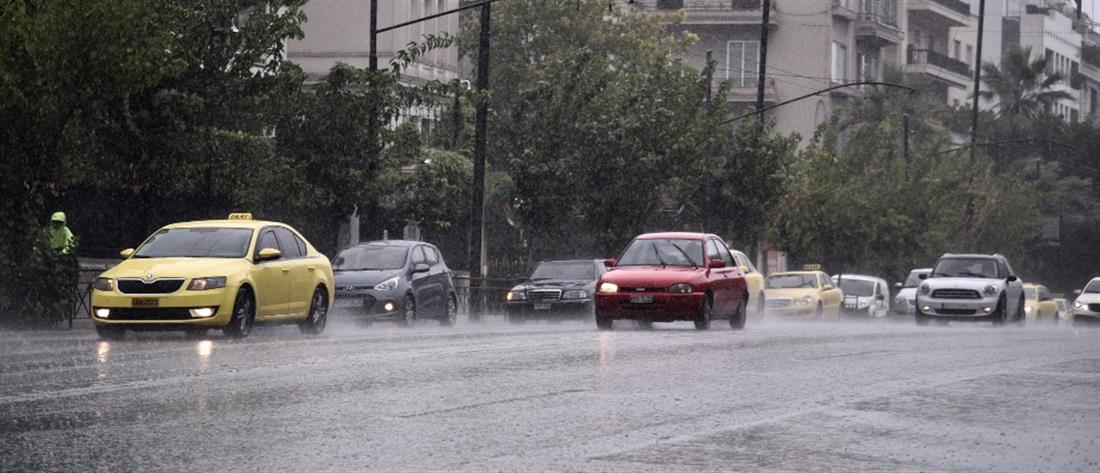 Κακοκαιρία - Αττική: Πλημμύρες, ζημιές και απεγκλωβισμοί οδηγών (εικόνες)