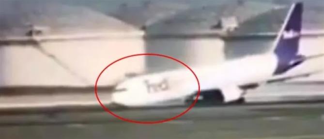 Κωνσταντινούπολη: Boeing προσγειώθηκε με την “κοιλιά” αφού δεν άνοιξαν οι τροχοί (εικόνες)