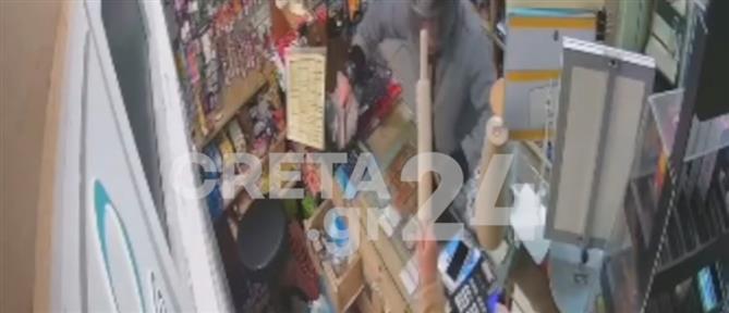 Κρήτη - Απόπειρα ληστείας: Ιδιοκτήτρια μίνι μάρκετ έδιωξε εισβολέα... με τον πλάστη (βίντεο)
