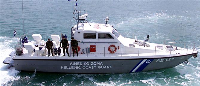 Ναυάγιο στην Λέσβο: Ζωντανός εντοπίστηκε ένας ναυτικός – Αγωνία για τους 13 αγνοούμενους